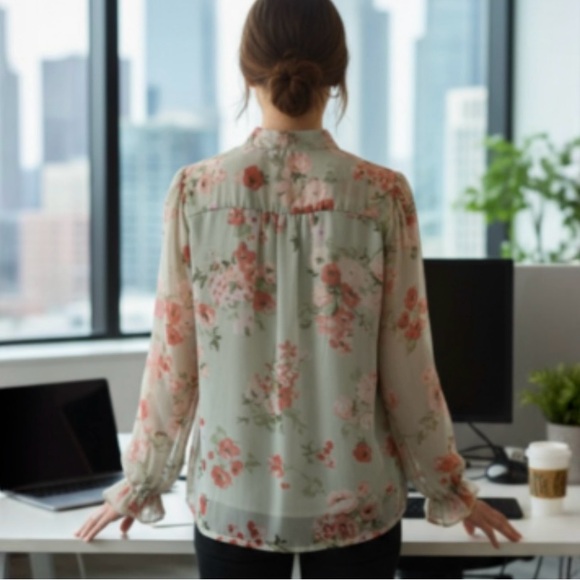 OLM Mint Green Floral Ruffle Trim Tie Neck Blouse
Size Large - Picture 3 of 15